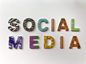 Social media - Media